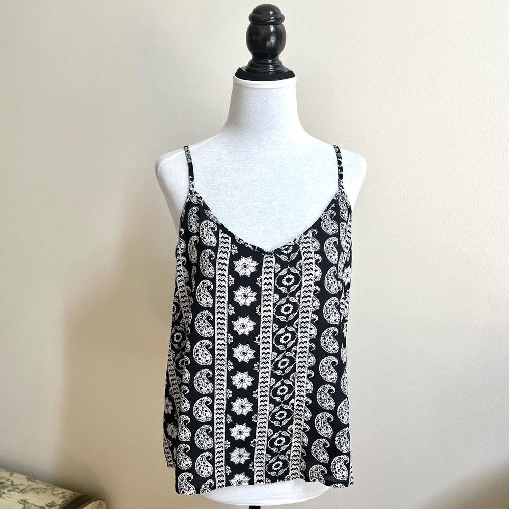 Hollister~ Women’s Spaghetti Strap Blouse-Size M-Black and White